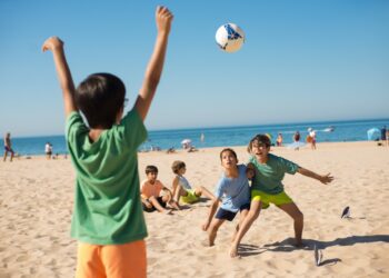 Férias com saúde: como proteger as crianças no verão