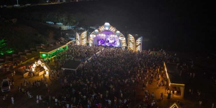 Réveillon da Ilha reuniu moradores e turistas em três dias de celebração em Fernando de Noronha