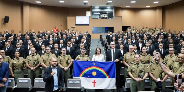 Juntos pela Segurança: governadora Raquel Lyra comanda aula inaugural de 189 alunos do curso de oficiais da Polícia Militar