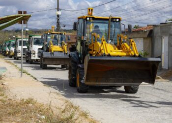 Mutirão de serviços integrados começam a transformar o Nina Liberato, em Caruaru