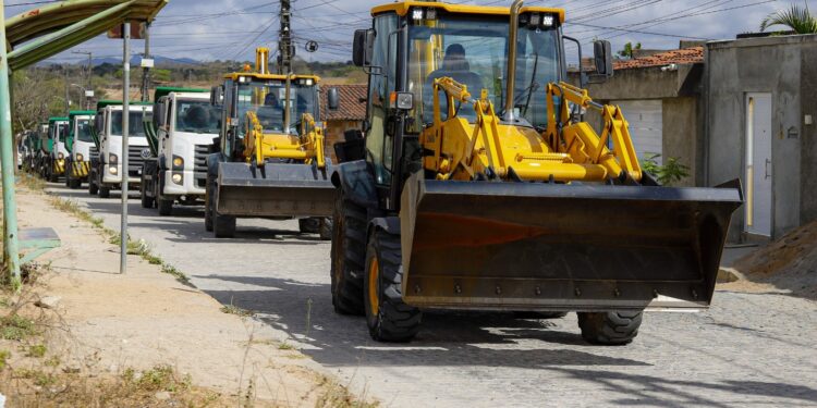 Mutirão de serviços integrados começam a transformar o Nina Liberato, em Caruaru
