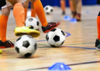 Caruaru abre vagas para aulas gratuitas de futsal voltadas a pessoas com Síndrome de Down
