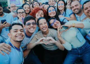 Juntos Pela Educação: Governo de Pernambuco inicia pagamento do Pix Tênis para alunos da rede estadual