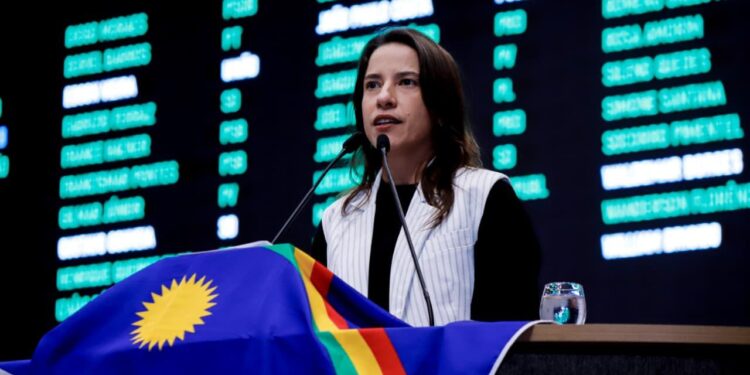 Na Alepe, governadora Raquel Lyra diz que Pernambuco está acima de qualquer disputa e que o futuro se constrói com trabalho e união