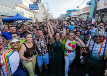 Em Surubim, governadora Raquel Lyra prestigia Desfile das Virgens e faz balanço do Carnaval de Pernambuco