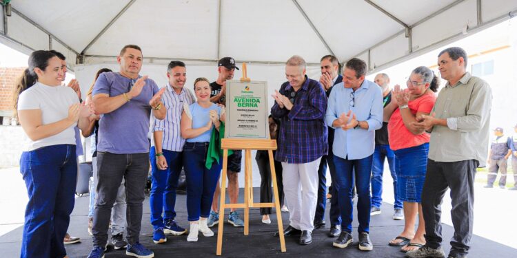 Prefeito de Caruaru em exercício, Bruno Lambreta, entrega Avenida Berna totalmente requalificada, realizando o sonho dos moradores