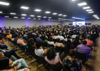 Governadora Raquel Lyra comanda acolhimento de mais de 1.600 novos residentes do SUS e lança programa Qualifica APS com entrega computadores para salas de vacinação de todo o Estado