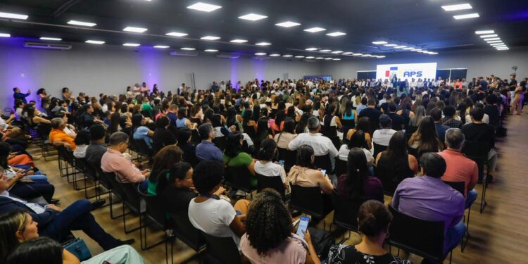 Governadora Raquel Lyra comanda acolhimento de mais de 1.600 novos residentes do SUS e lança programa Qualifica APS com entrega computadores para salas de vacinação de todo o Estado