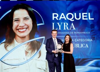 Em reconhecimento nacional, governadora Raquel Lyra recebe Prêmio Mulheres Exponenciais 2026 e defende políticas públicas para população feminina