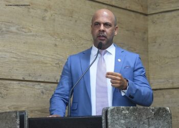 Anderson Correia propõe reajuste salarial para merendeiras, auxiliares de sala, porteiros, monitores de pátio e motoristas da educação municipal