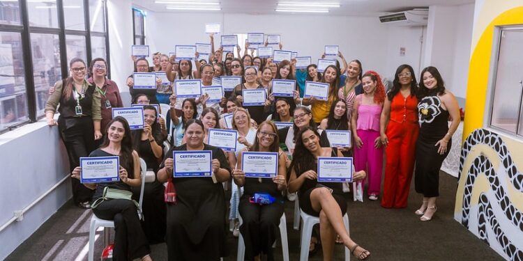 Qualificação e autonomia marcam formatura de cursos da Secretaria da Mulher de Caruaru
