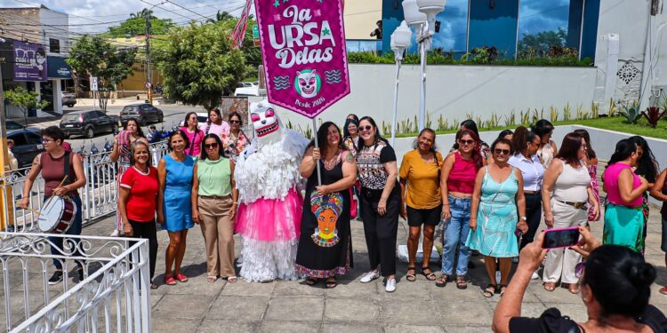 Caruaru e Gravatá promovem intercâmbio cultural feminino “Entre foles e vozes”