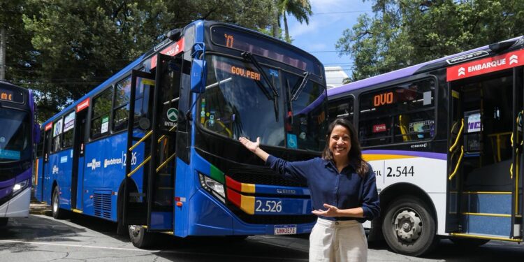 Governadora Raquel Lyra entrega 40 novos ônibus climatizados para a RMR e anuncia linha TI Macaxeira/TI Xambá