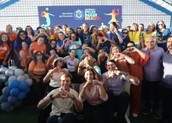 Governadora Raquel Lyra assina contrato da concessão do saneamento do Sertão e entrega novo Centro Interesportivo Educacional