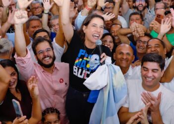 Em Taquaritinga do Norte, terra do café, governadora Raquel Lyra entrega a requalificação da PE-130