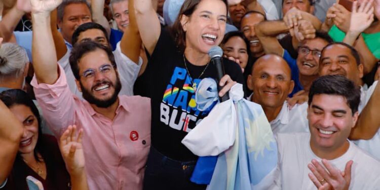 Em Taquaritinga do Norte, terra do café, governadora Raquel Lyra entrega a requalificação da PE-130