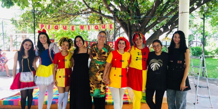 Exato Prime comemora Dia do Livro Infantil com aula ao ar livre