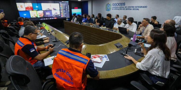 Governadora Raquel Lyra decreta situação de emergência em 27 municípios atingidos pelas chuvas