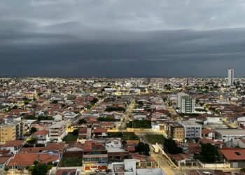 Previsão de chuvas fortes a partir desta sexta leva Neoenergia a reforçar equipes de plantão, principalmente no Litoral