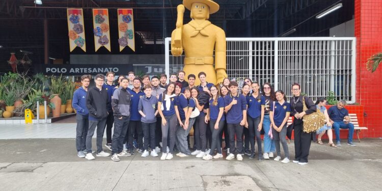 Colégio Exato Prime promove projeto pedagógico com imersão cultural e literária no Polo Comercial de Caruaru