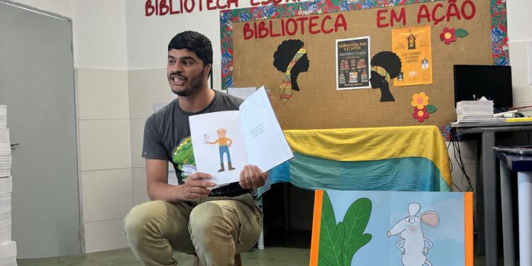 Professor da Rede Municipal de Caruaru concorre a uma das maiores premiações da internet na categoria educação