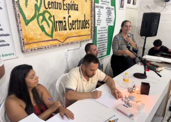 Fernando Bem reúne centenas de pessoas no Centro Espírita Irmã Gertrudes para um momento de fé, esperança e solidariedade