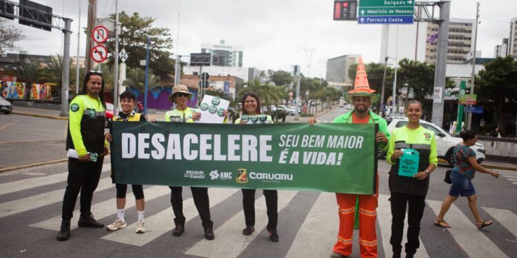 AMC realiza ação de conscientização pelo Dia Mundial do Pedestre