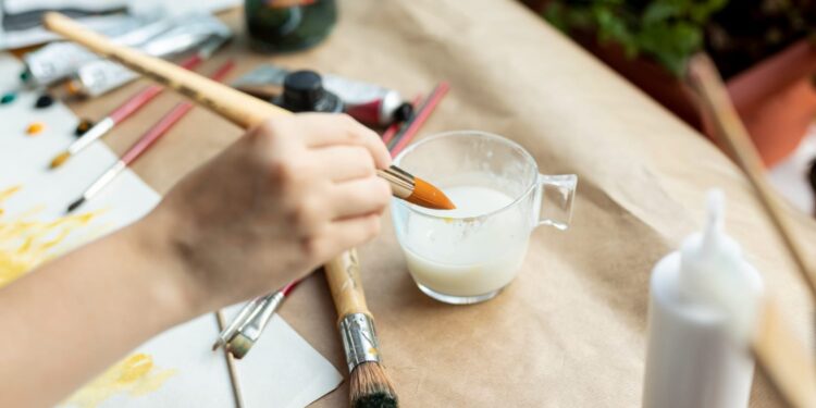 Sesc realiza oficina de desenho e pintura em algodão cru, em Caruaru