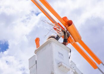 No mês dos ventos, Neoenergia alerta para riscos das pipas próximas à rede elétrica e reforça lei estadual