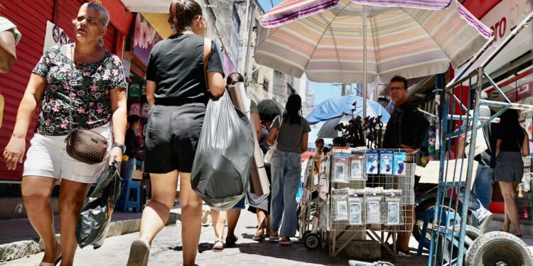 Pernambuco lidera crescimento do comércio no Brasil no acumulado do ano