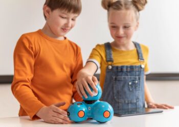Brinquedos com IA trazem riscos e exigem atenção dos pais, alerta pediatra da Hapvida